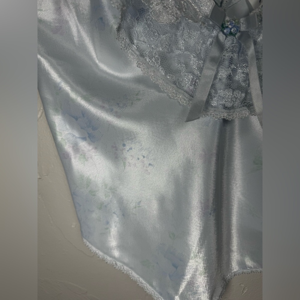 🩵Vintage 80’s Samye Coquette Baby-Blue Lace Satin Finish Camisole Size Small - Picture 5 of 8